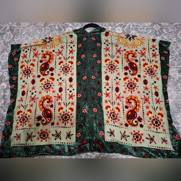 Stunning emerald floral burnout Rayon velvet kimono overlay - Picture 9 of 9